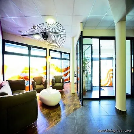 Hotel Confort Centre Les Minimes 3*